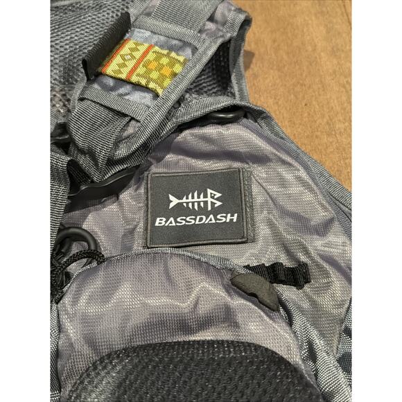 BASSDASH Strap Fly Fishing Vest – Adjustable Bass Fishing Gear for Men & Women - Picture 3 of 4